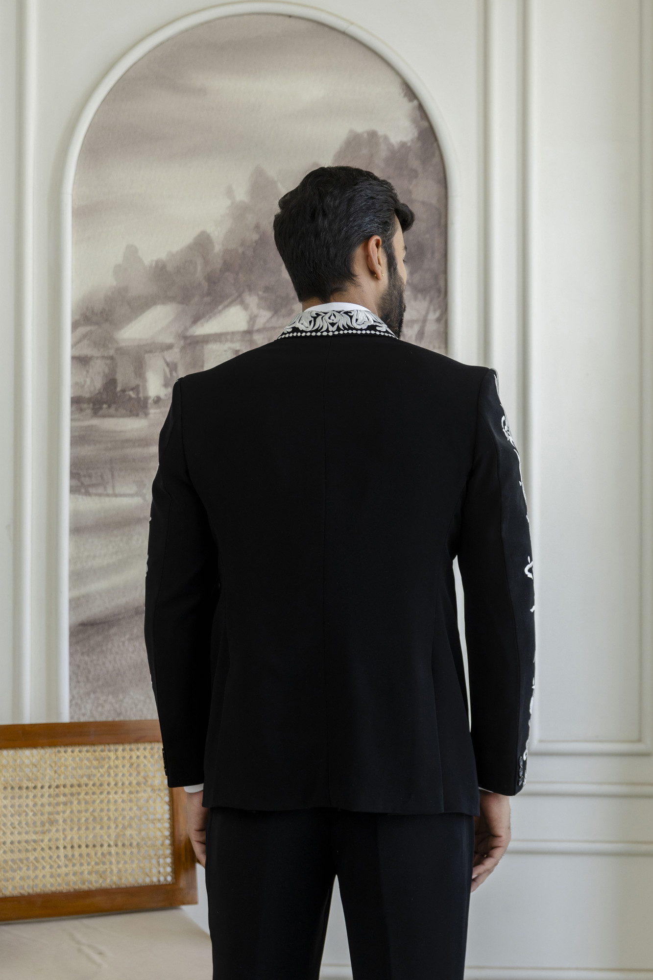Thread Embroidered Tuxedo Blazer In Black