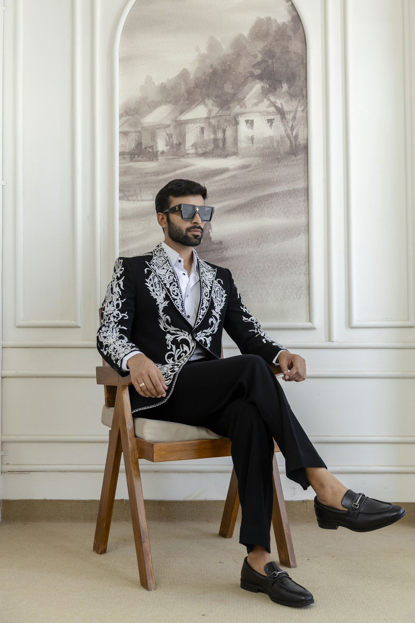 Thread Embroidered Tuxedo Blazer In Black