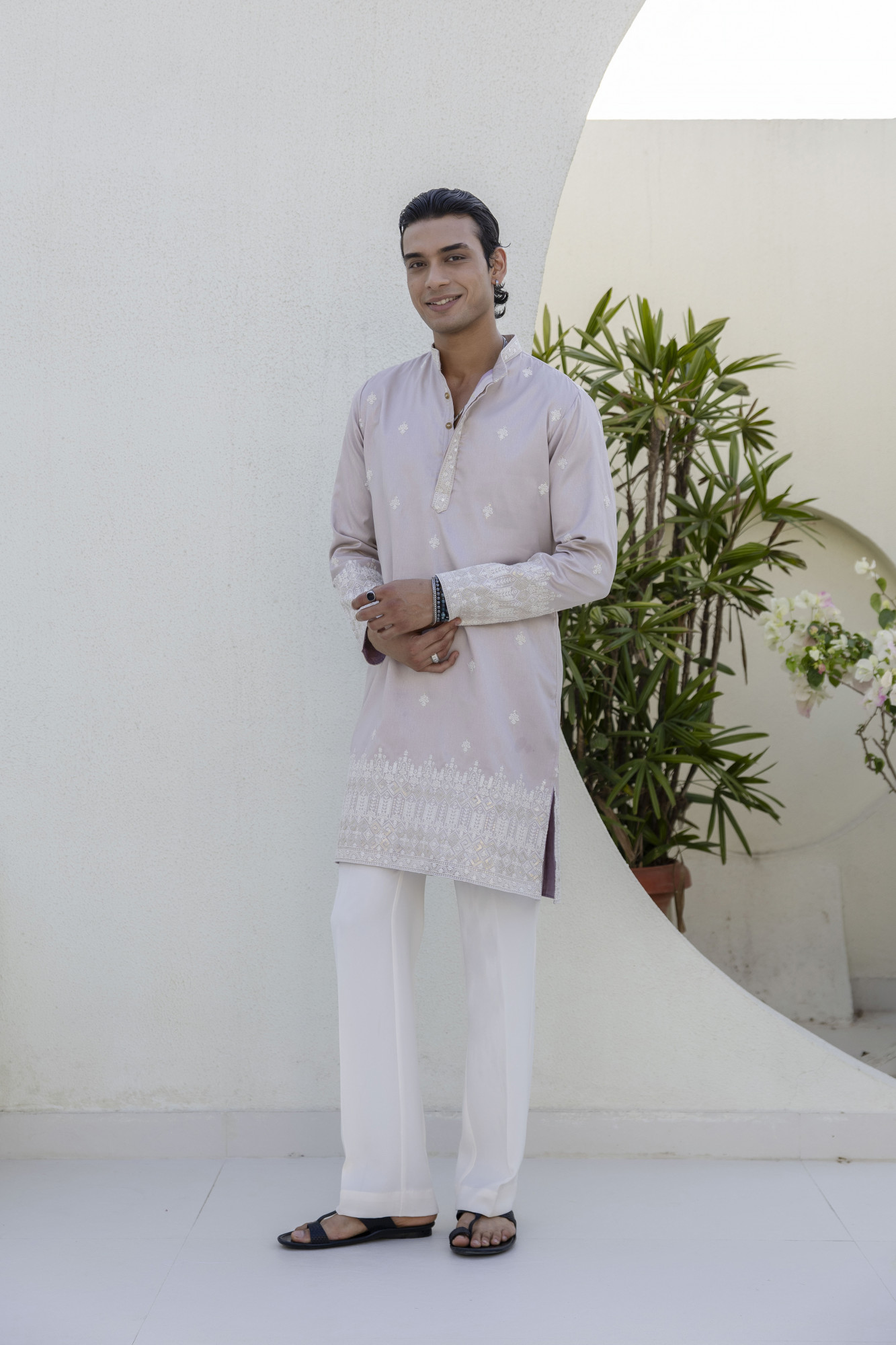 Embroidered Kurta In Onion Pink