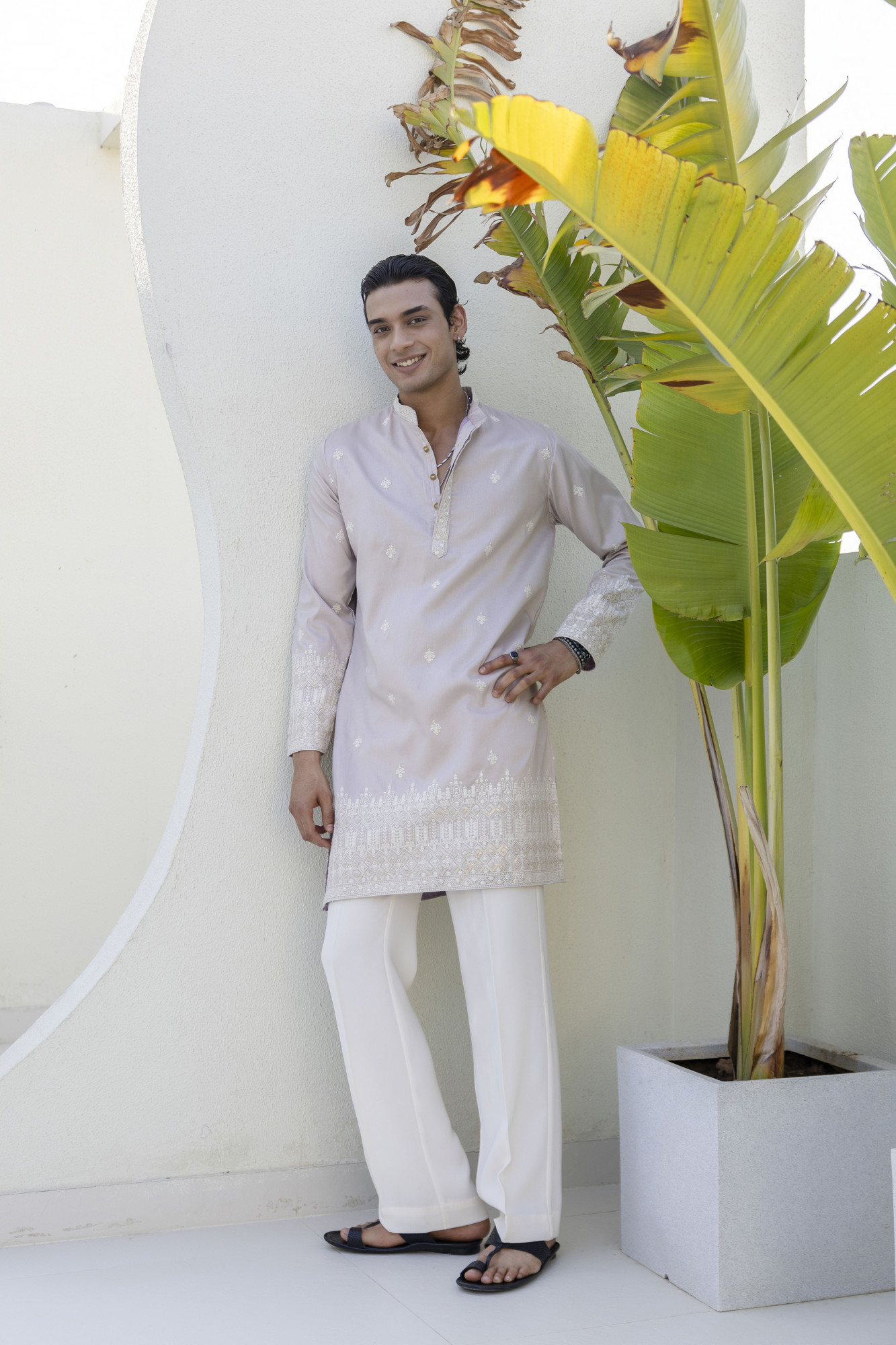 Embroidered Kurta In Onion Pink