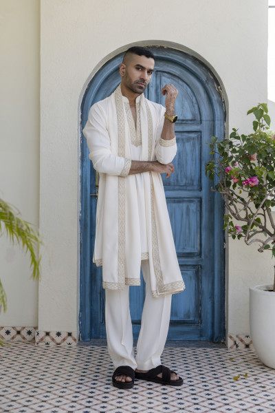 Laced Japanese Kurta With Dupatta In Off-White