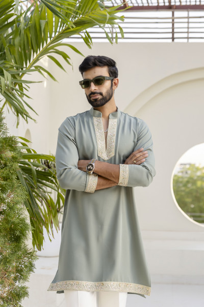 Laced Japanese Kurta In Off Green