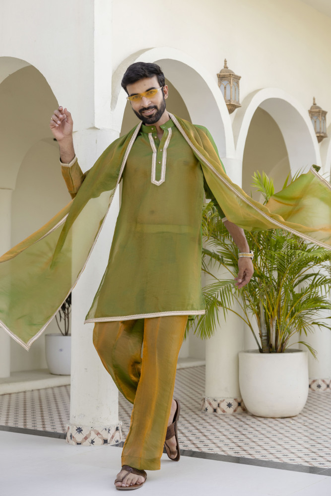 Image of Laced Tissue Kurta Set In Green