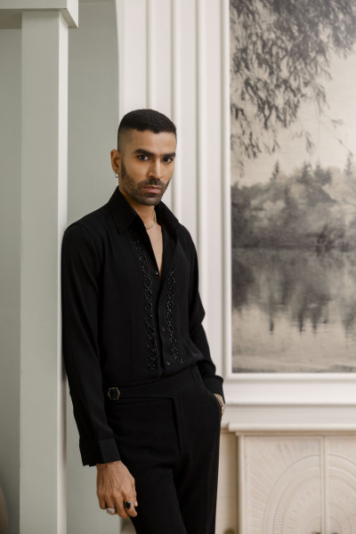 Stone Embroidered Japanese Shirt In Zed Black