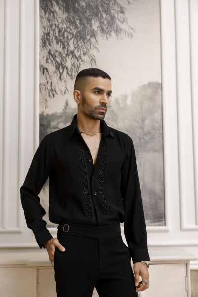 Stone Embroidered Japanese Shirt In Zed Black