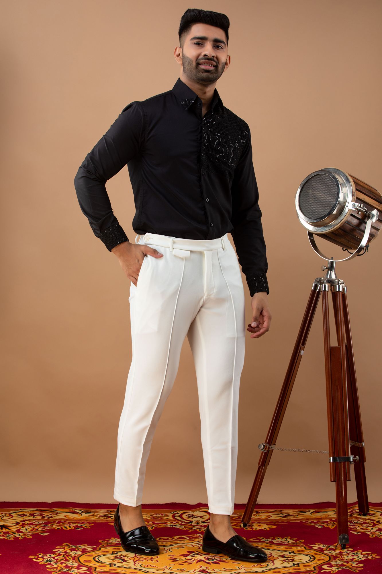 Tapered Fit Pants In White