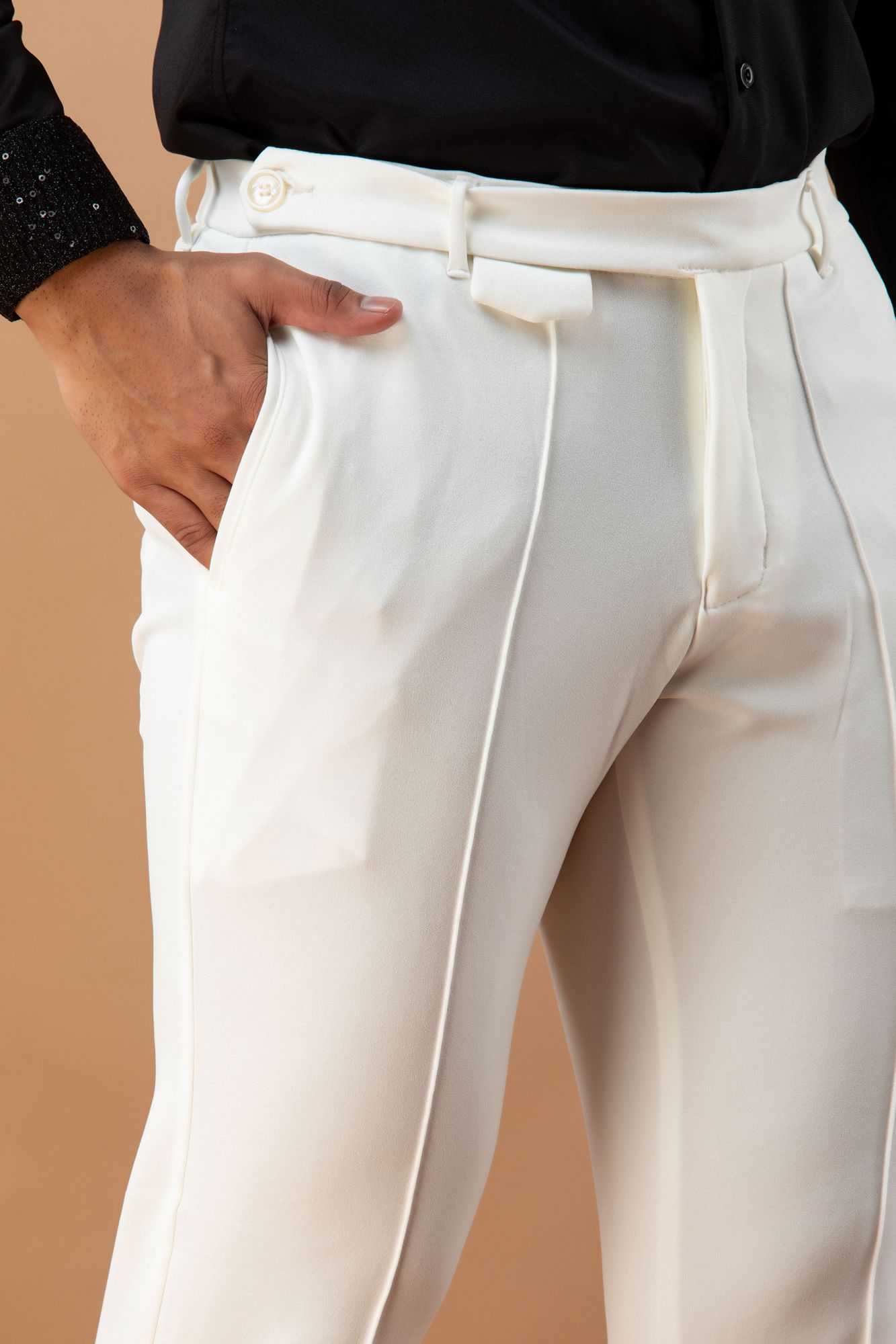 Tapered Fit Pants In White
