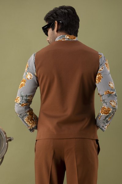 Slim Fit Waistcoat In Brown