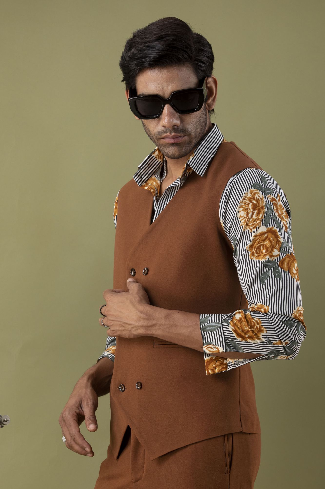 Slim Fit Waistcoat In Brown