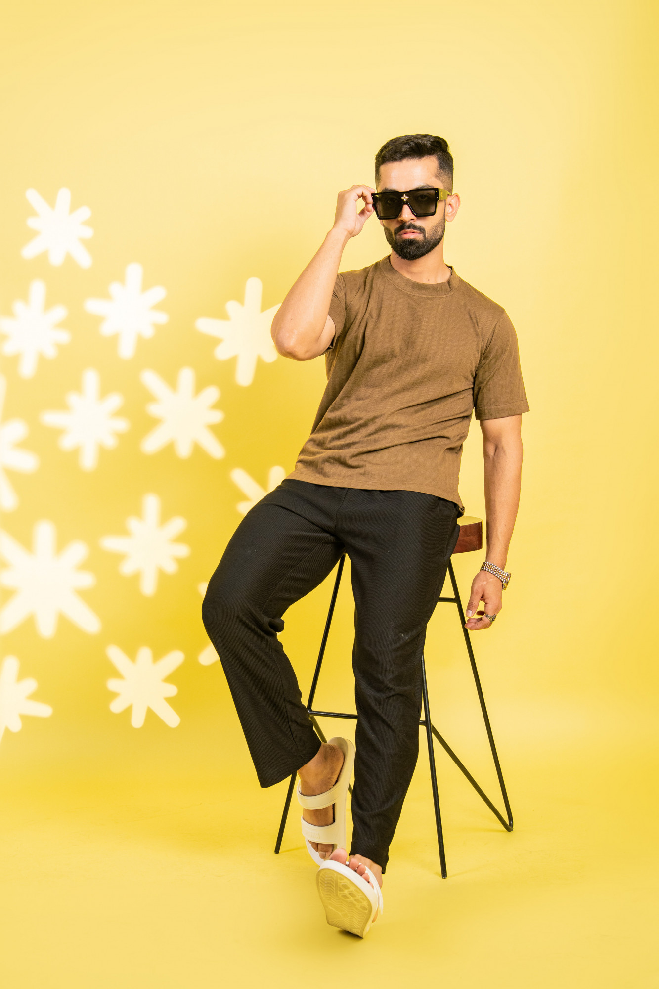 Textured Striped Tshirt In Brown