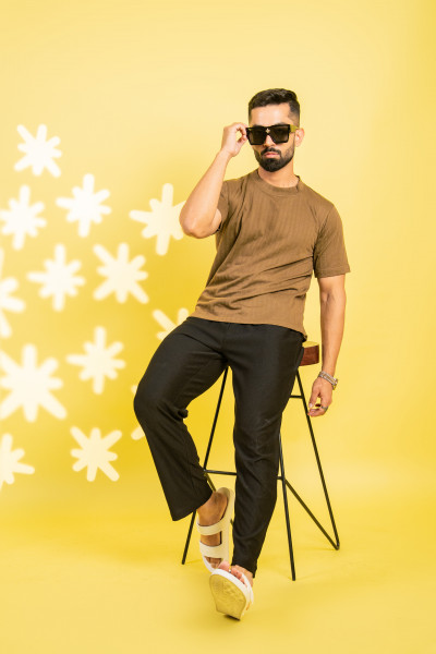 Textured Striped Tshirt In Brown