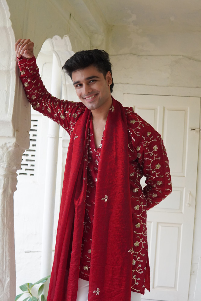 Image of Sequence Embroidered Kurta Dupatta In Red