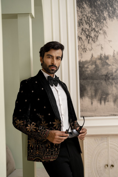 Embroidered Blazer In Black Velvet