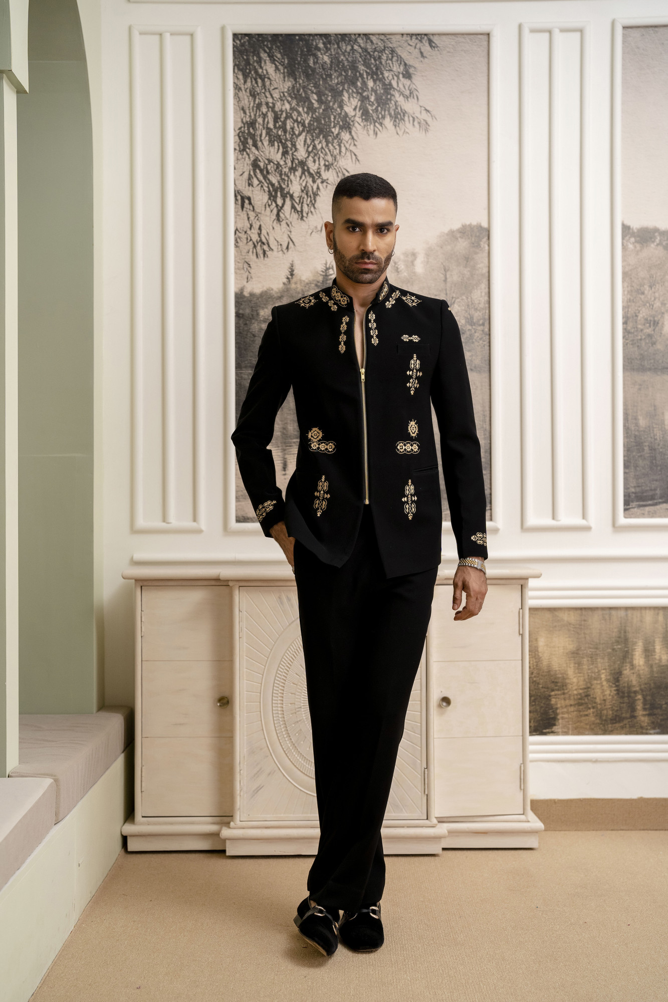 Thread Embroidered Chain Up Bandhgala In Black