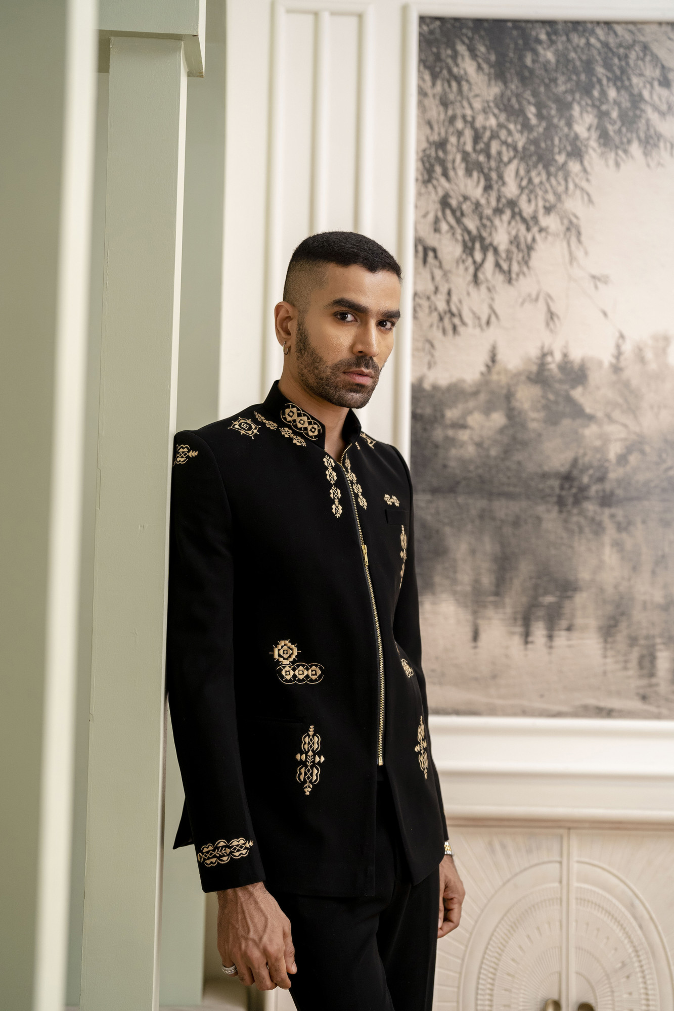 Thread Embroidered Chain Up Bandhgala In Black