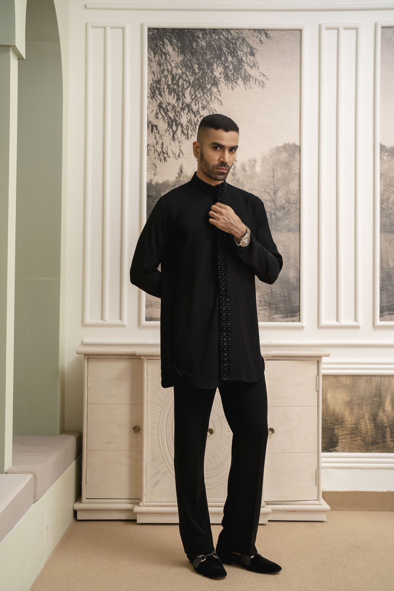 Laced Motif Flowing Kurta in Black