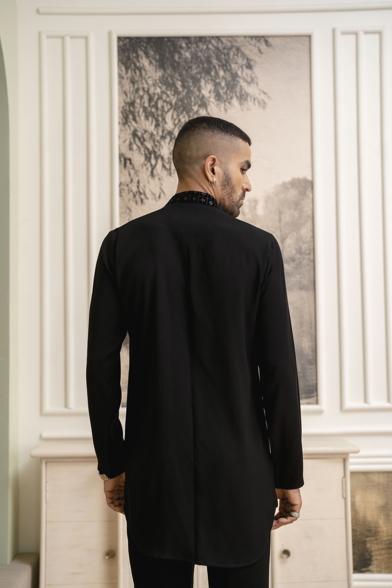 Laced Motif Flowing Kurta in Black