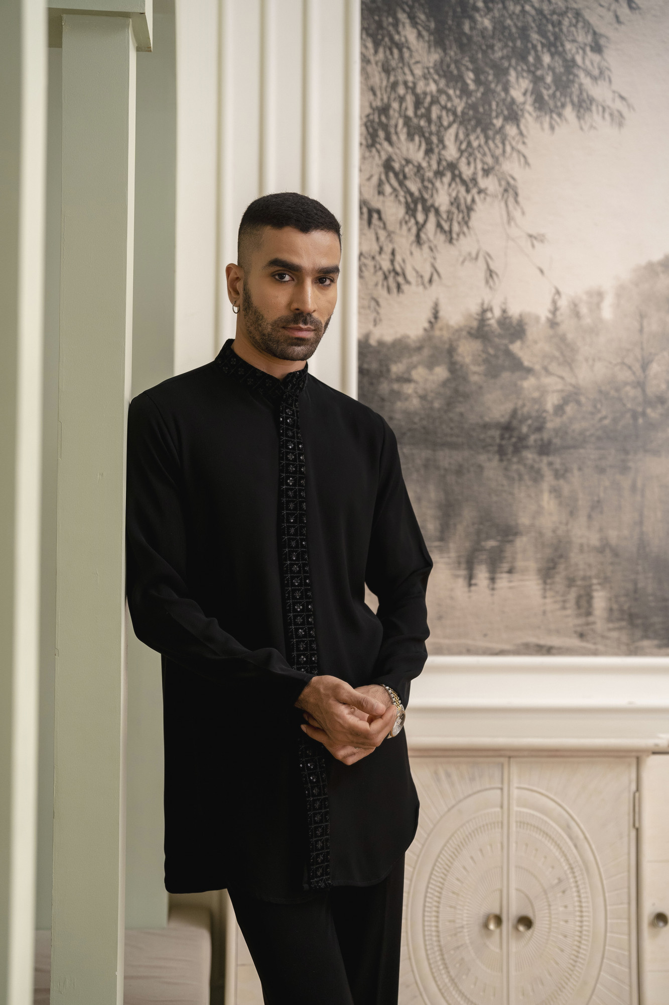 Laced Motif Flowing Kurta in Black