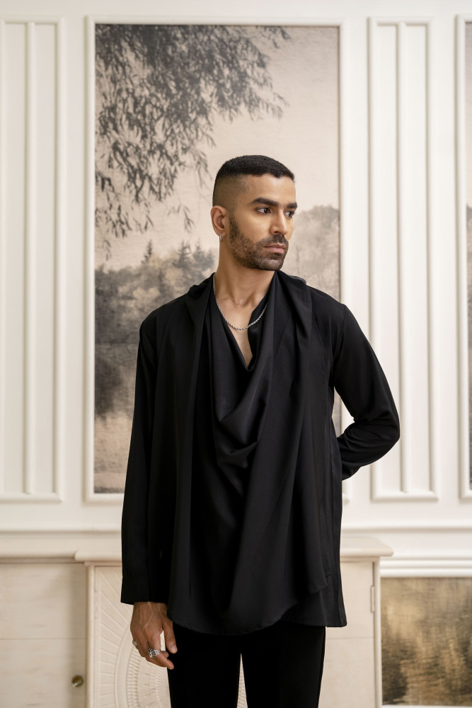 Image of Flowing Draped Kurta In Black
