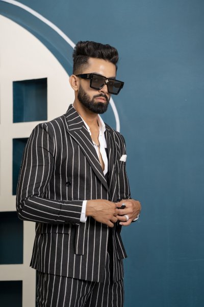 Striped Linen Blazer In Black