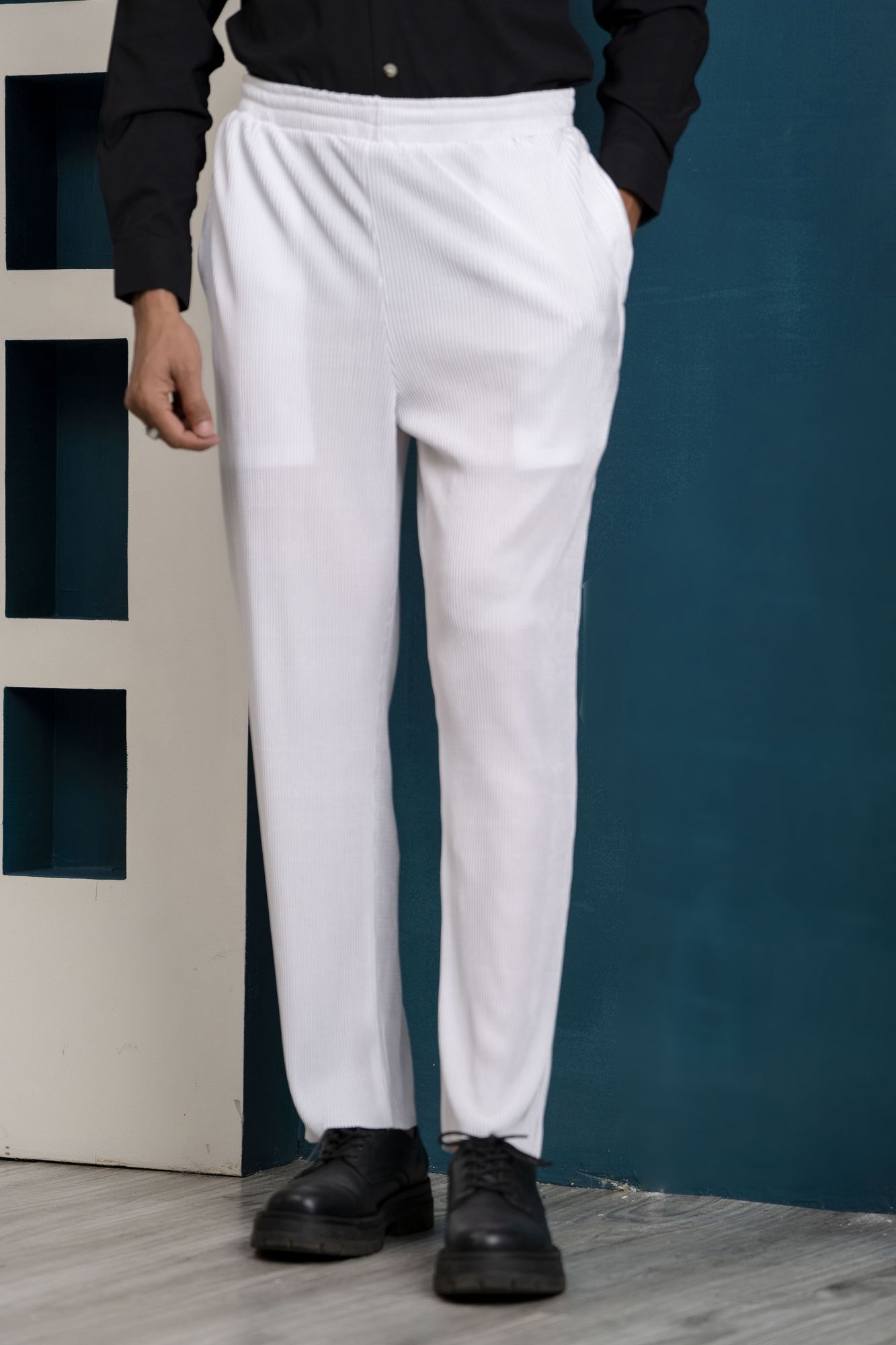 Pleated Elastic Pants In White
