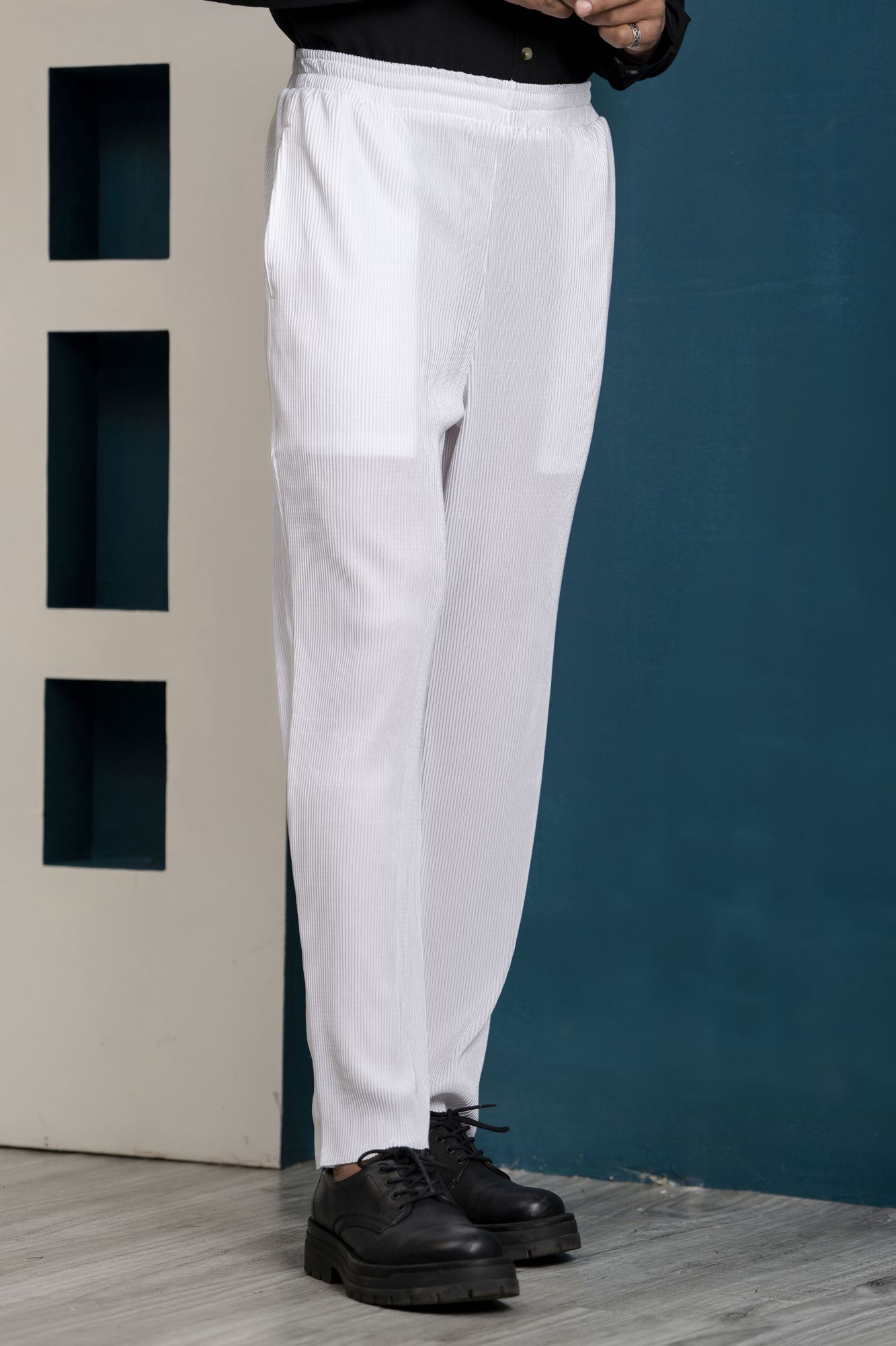 Pleated Elastic Pants In White