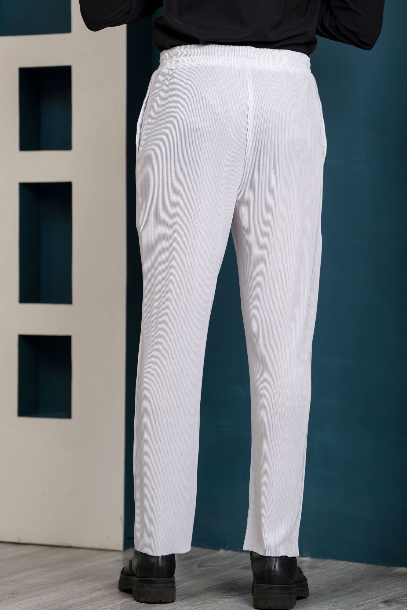 Pleated Elastic Pants In White