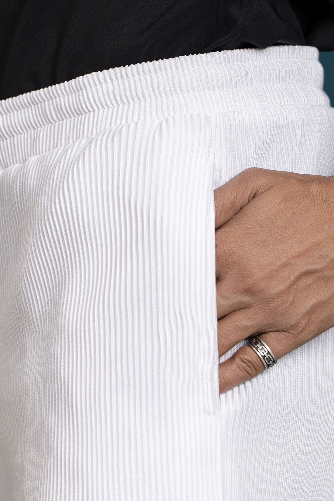 Pleated Elastic Pants In White