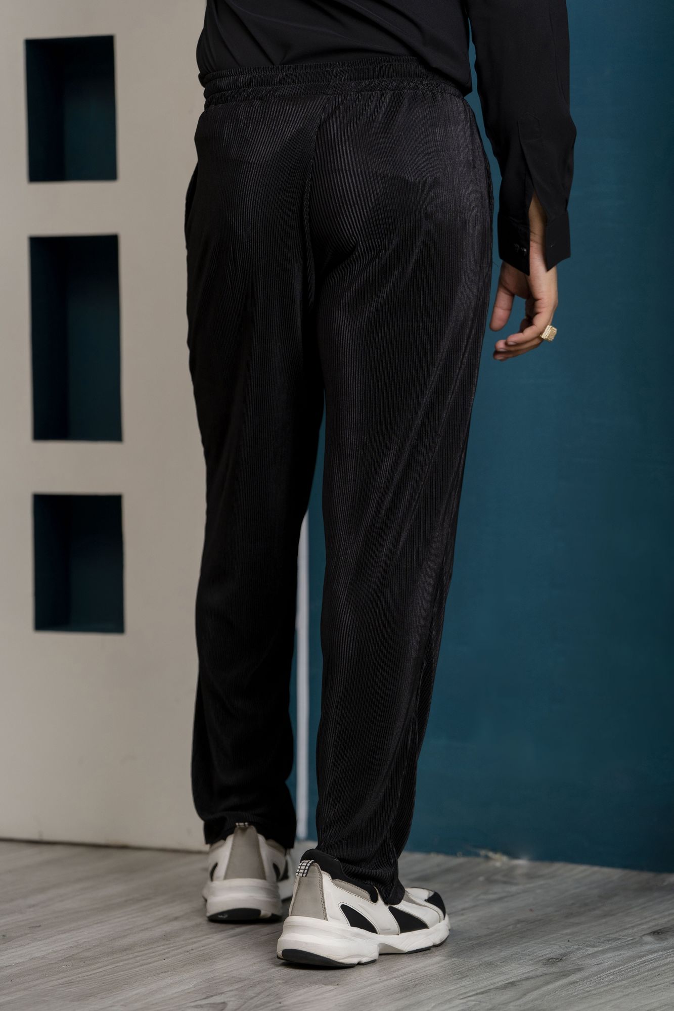 Pleated Elastic Pants In Black