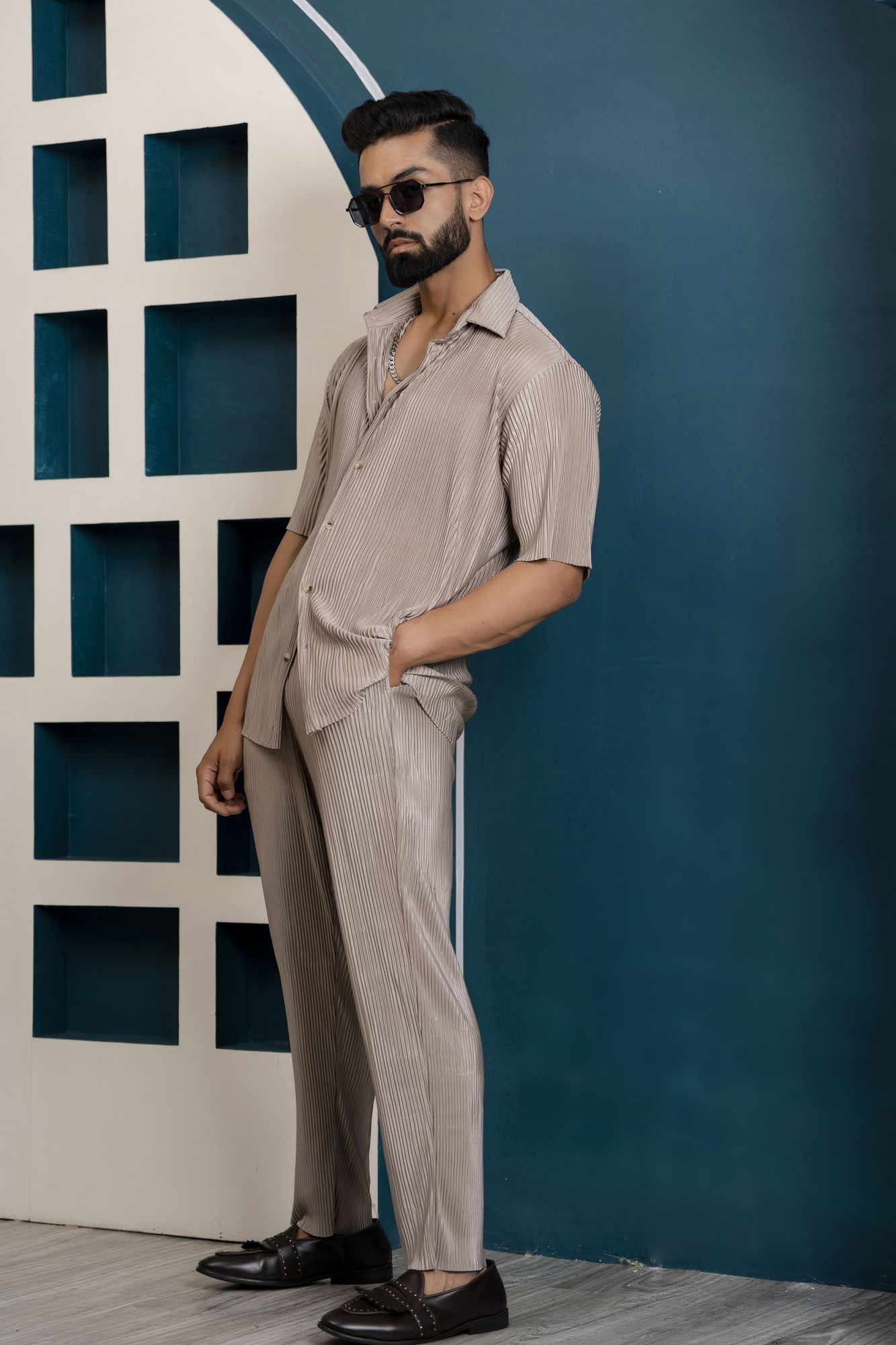 Pleated Elastic Pants In Brown