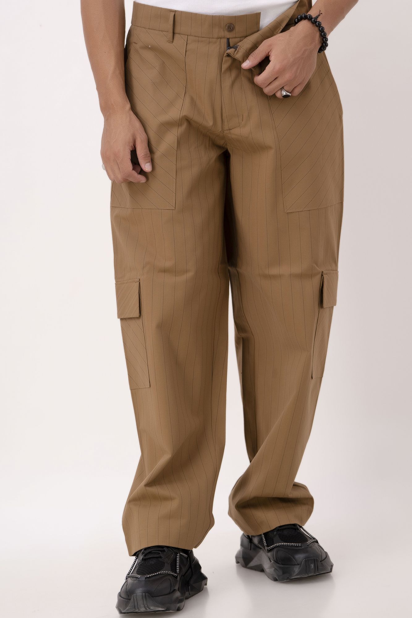 Striped Balloon Cargo In Brown