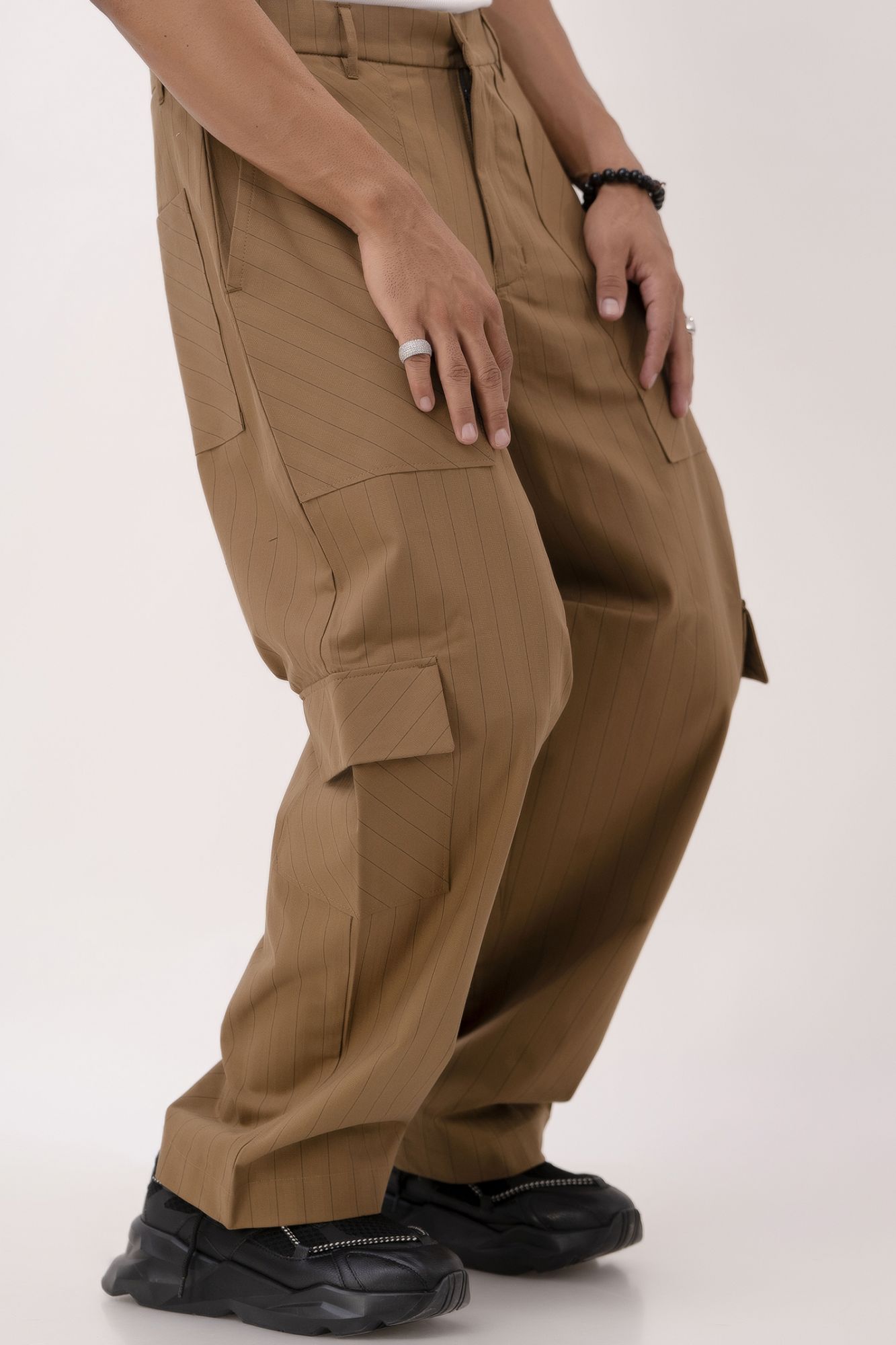 Striped Balloon Cargo In Brown