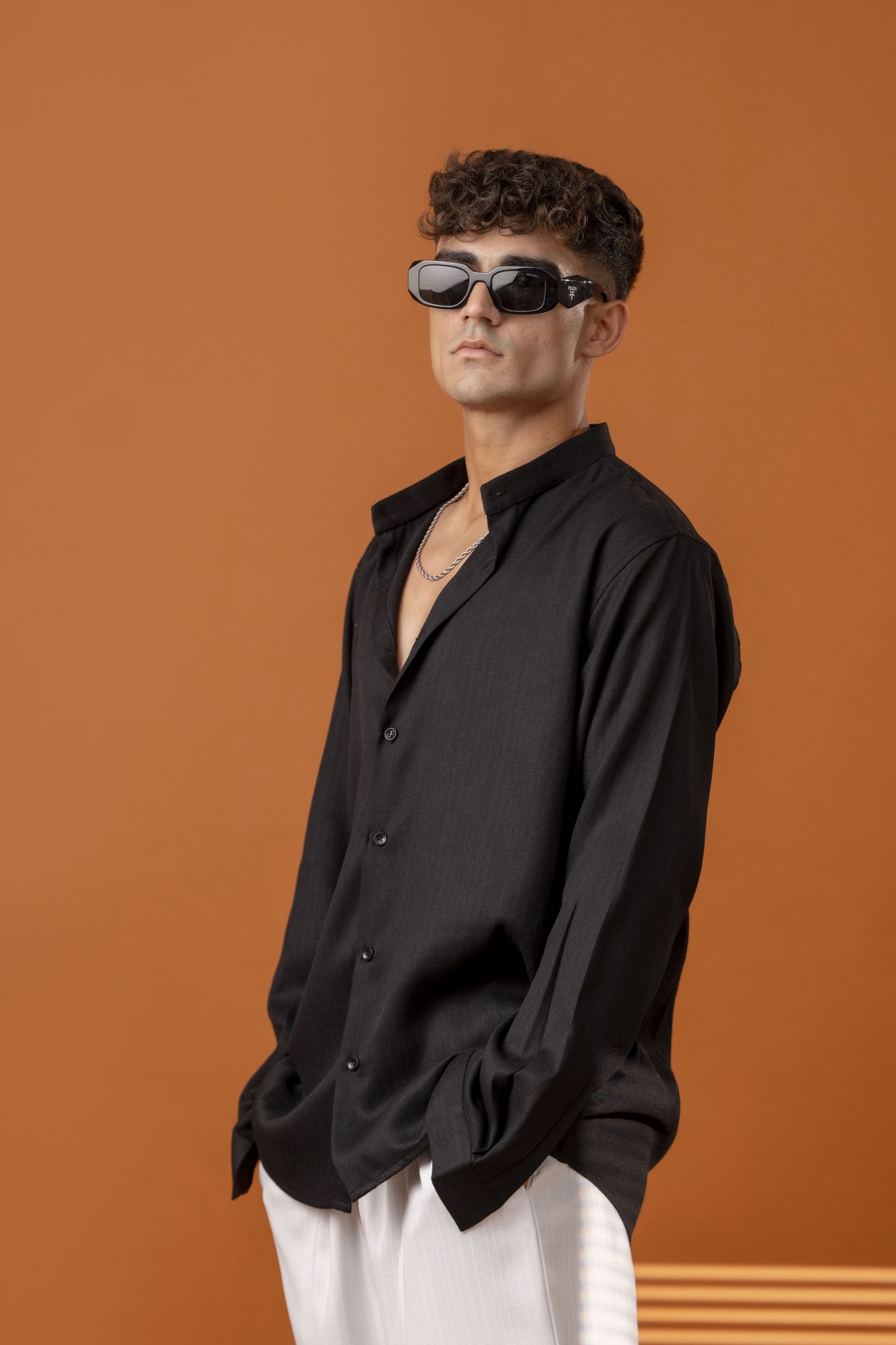 Malai Linen Shirt In Black