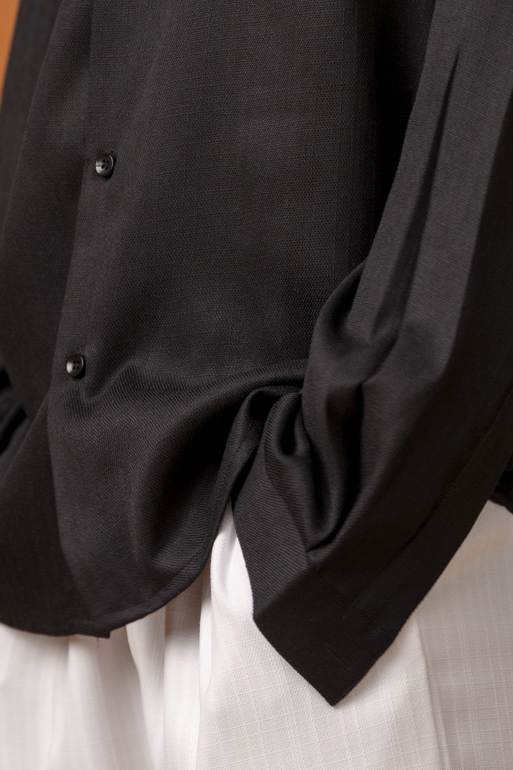 Malai Linen Shirt In Black