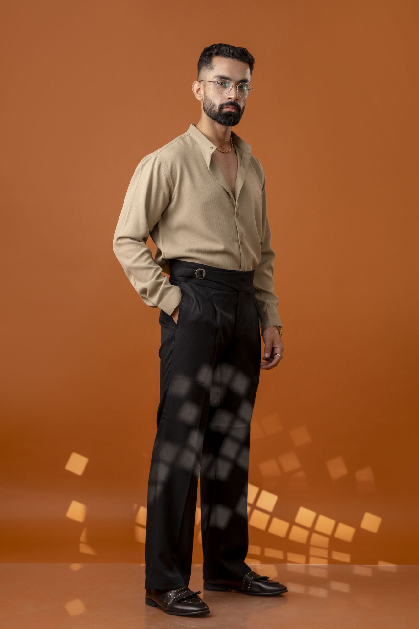 Mandarin Malai Linen Shirt In Beige