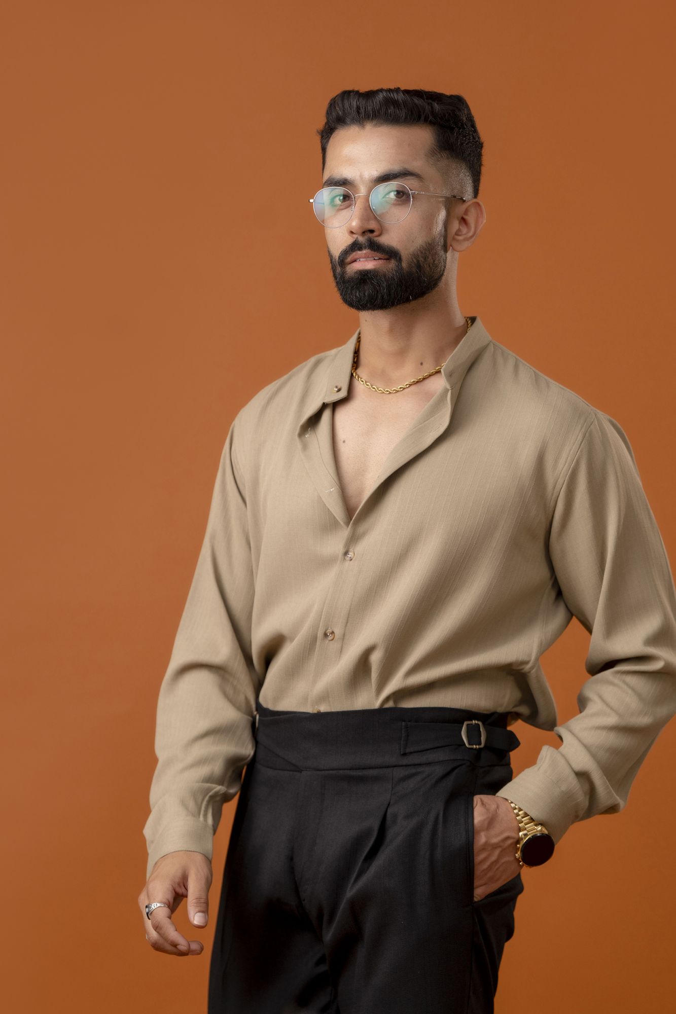 Mandarin Malai Linen Shirt In Beige