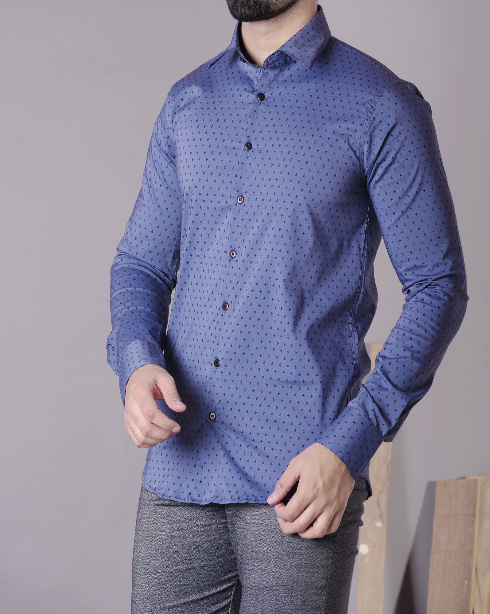 Mens Ultra slim fit shirt with detailed prints