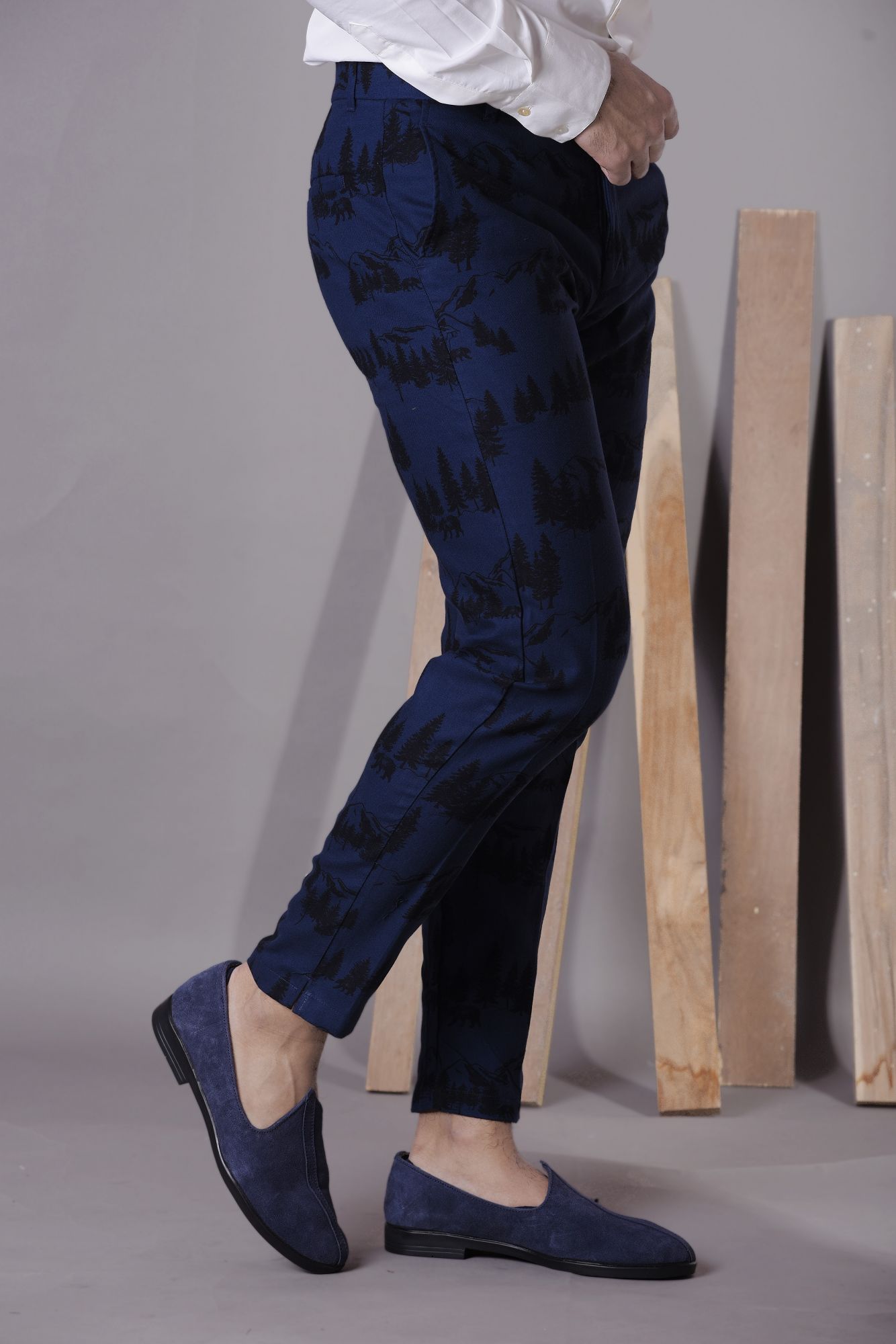 Mens Printed pants with cut bottoms