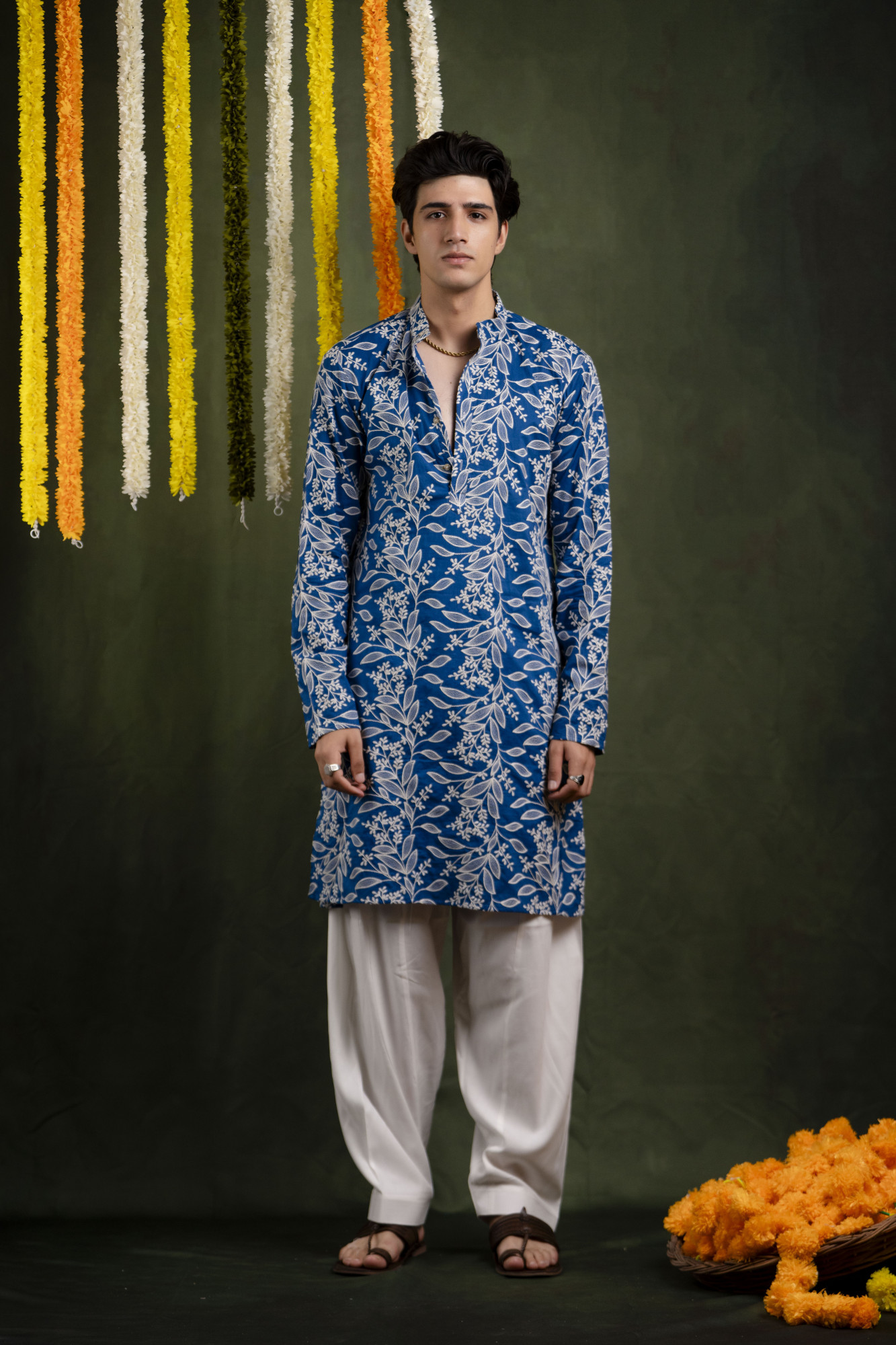Leaf Embroidered Kurta In Blue