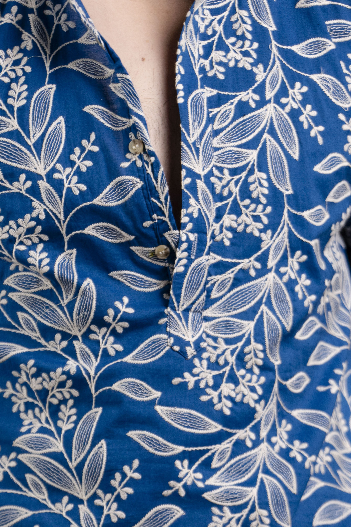 Leaf Embroidered Kurta In Blue