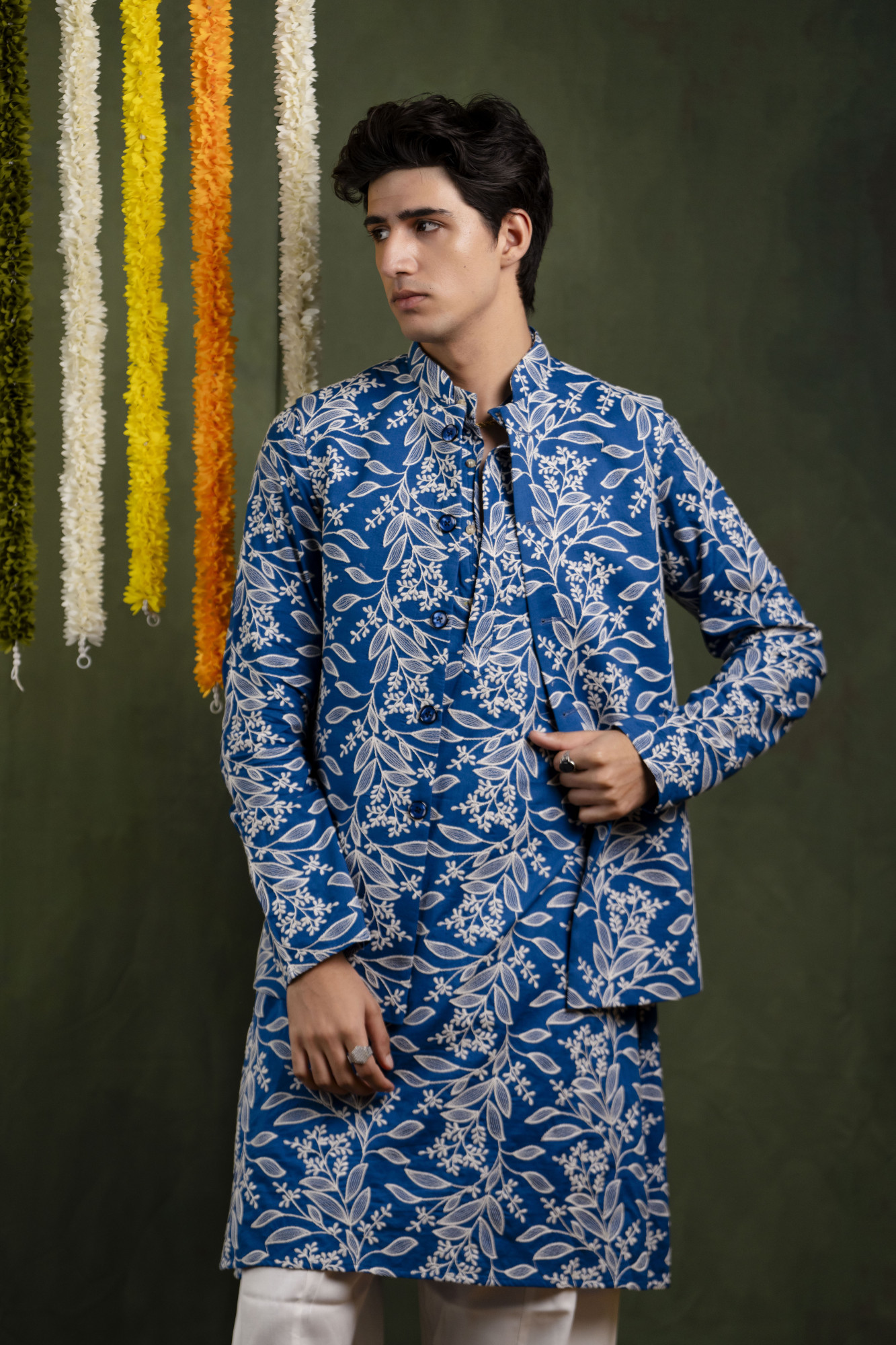 Leaf Embroidered Jacket In Blue