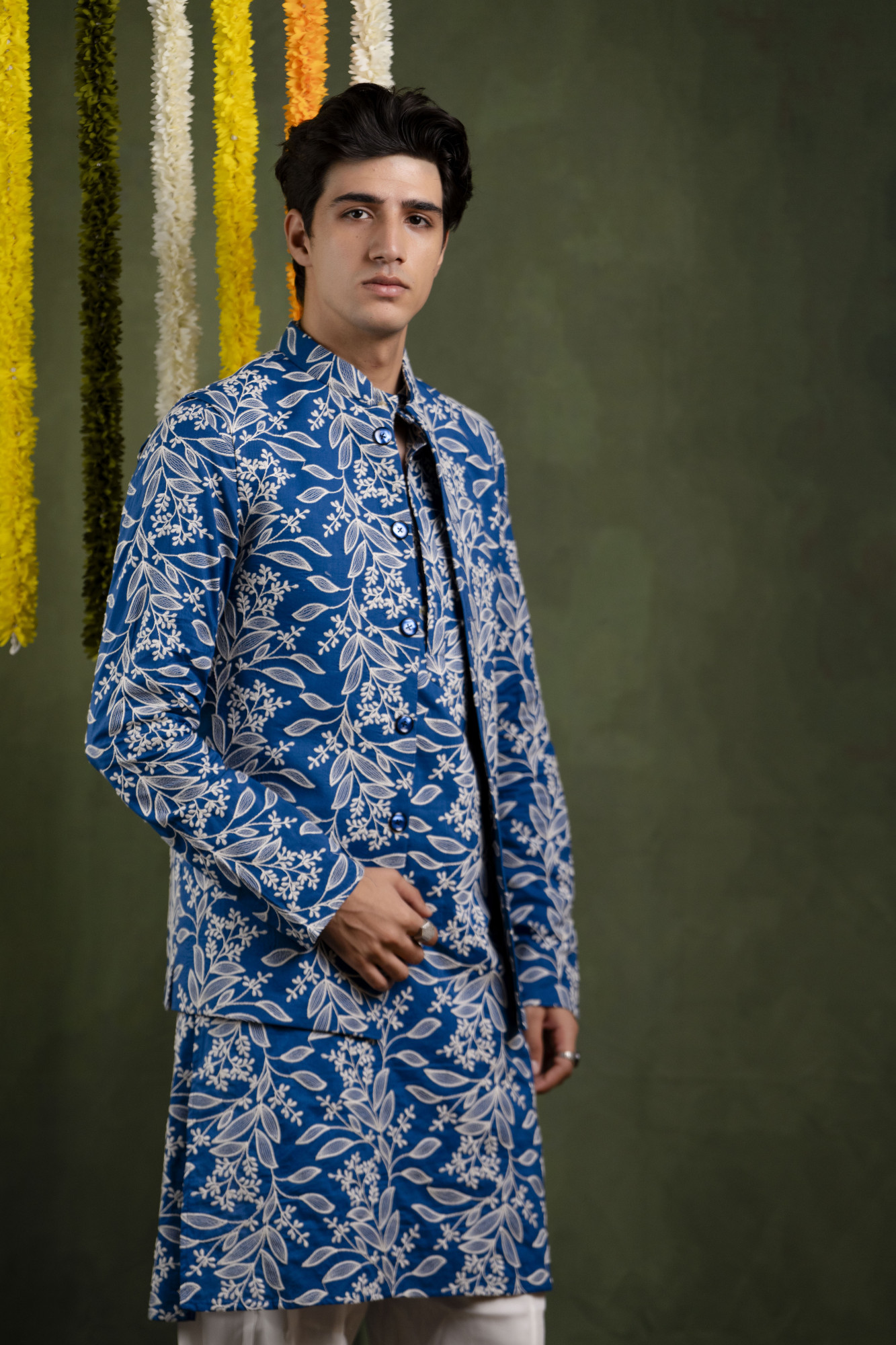 Leaf Embroidered Jacket In Blue