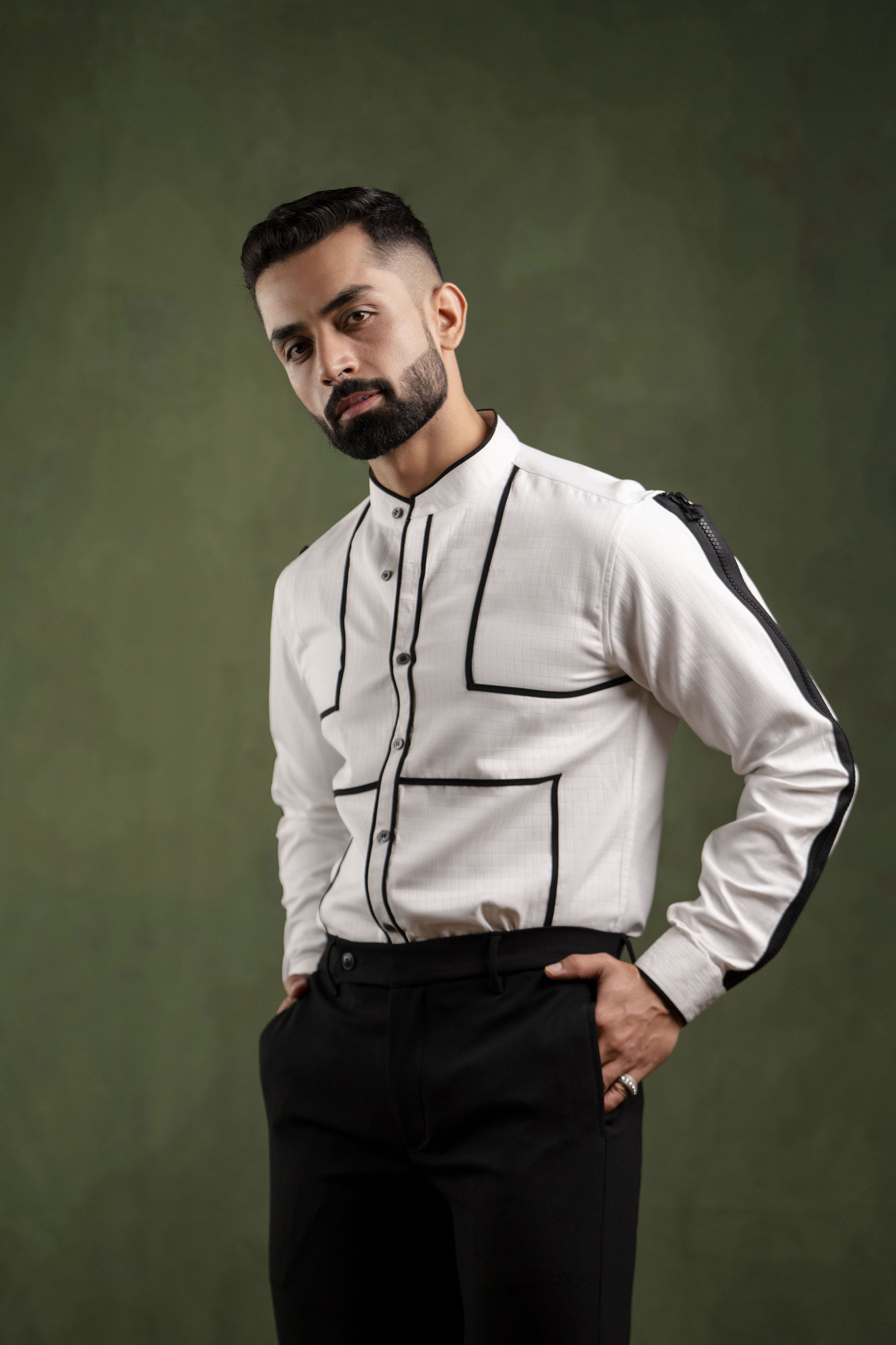 Motif Chained Shirt In White