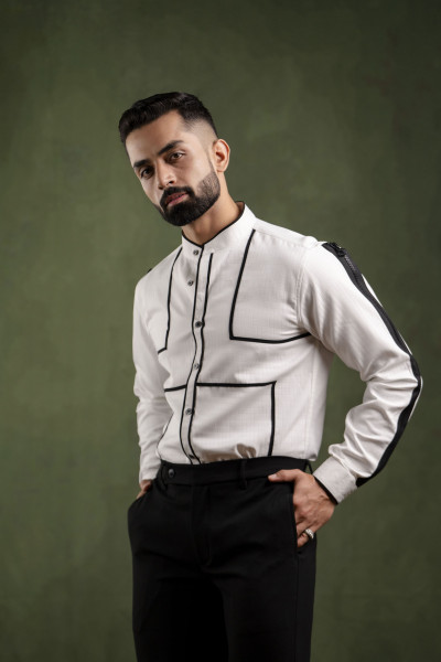Motif Chained Shirt In White