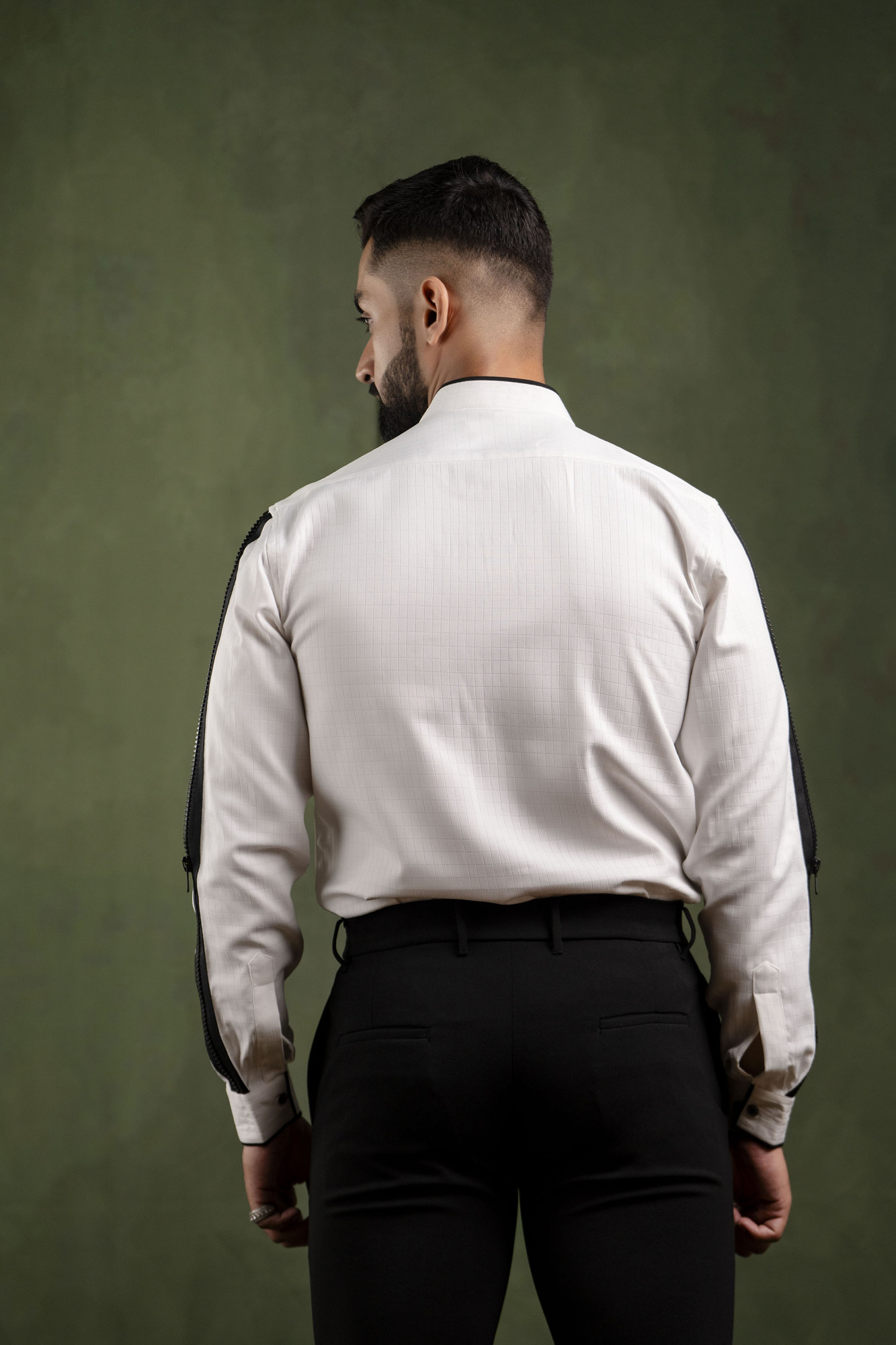 Motif Chained Shirt In White