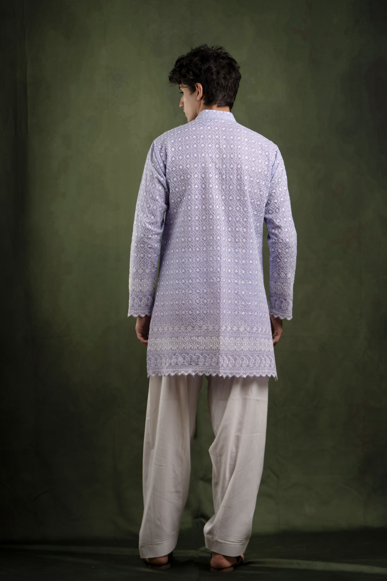 Embroidered Kurta In Lavender