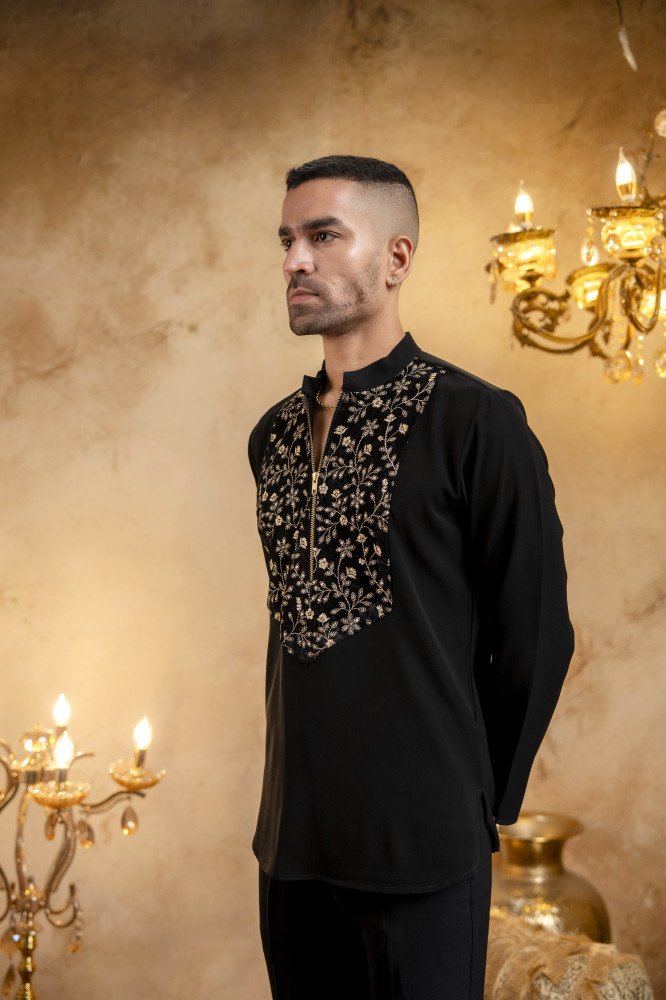 Image of Zed Black Chained Short Kurta