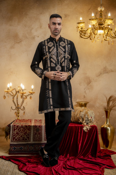 Threaded Mirror Work Kurta In Black