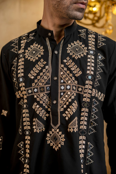 Threaded Mirror Work Kurta In Black