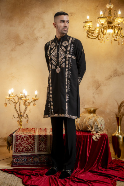 Threaded Mirror Work Kurta In Black